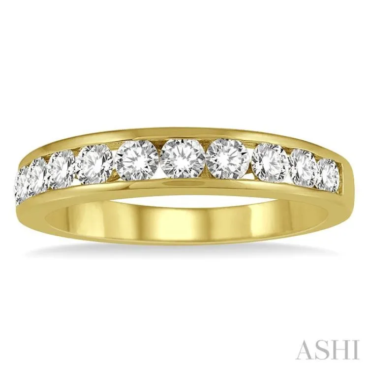 3/4 ctw Channel Set 11 Stone Round Cut Diamond Wedding Band in 14K Yellow Gold