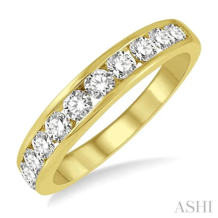 3/4 ctw Channel Set 11 Stone Round Cut Diamond Wedding Band in 14K Yellow Gold