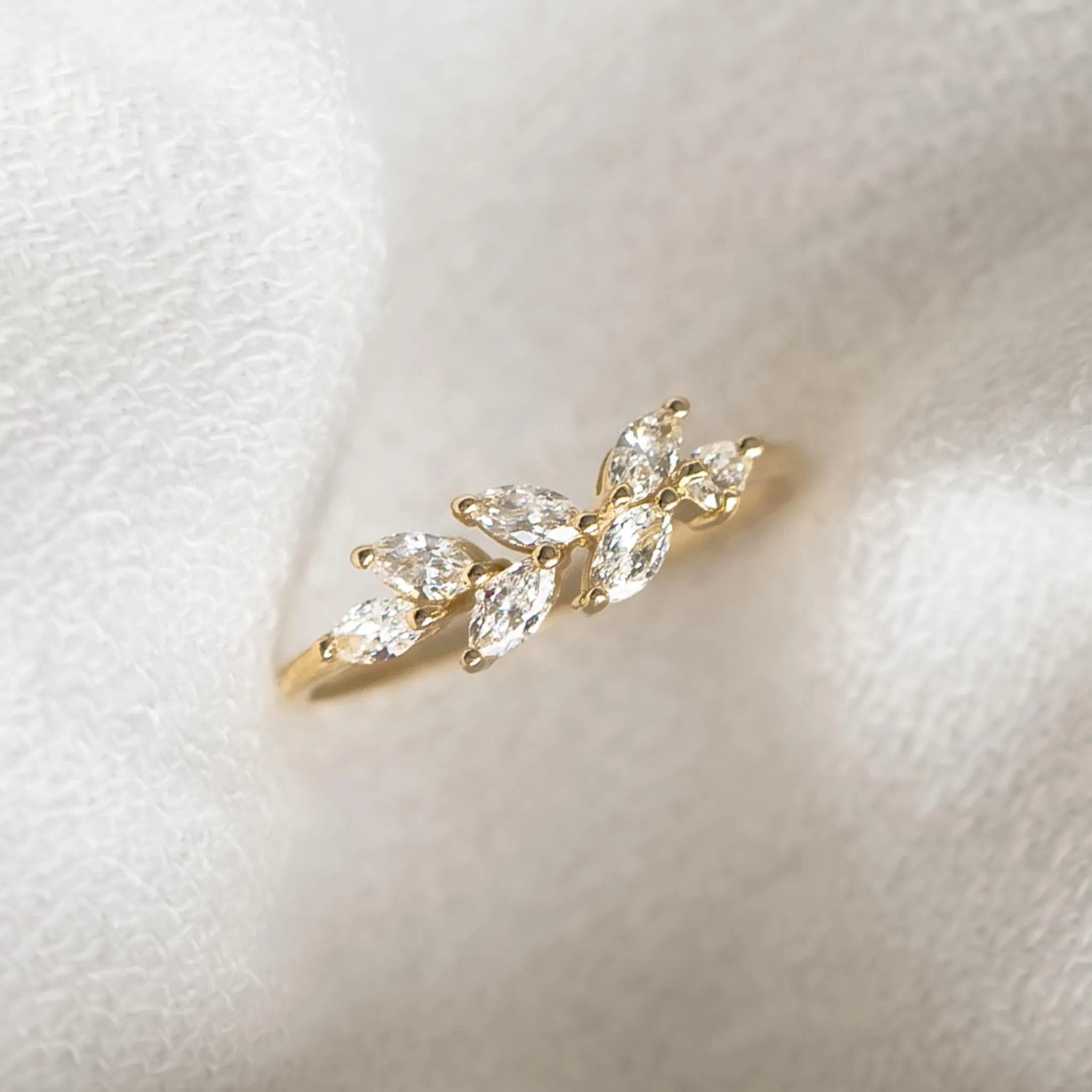 Diamond Leaf Ring 14k Gold - Freya