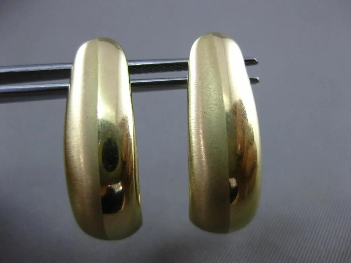 ESTATE WIDE 14KT YELLOW GOLD MATTE & SHINY ELONGATED OVAL HUGGIE EARRINGS 8mm