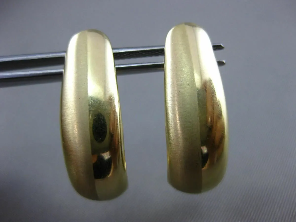 ESTATE WIDE 14KT YELLOW GOLD MATTE & SHINY ELONGATED OVAL HUGGIE EARRINGS 8mm