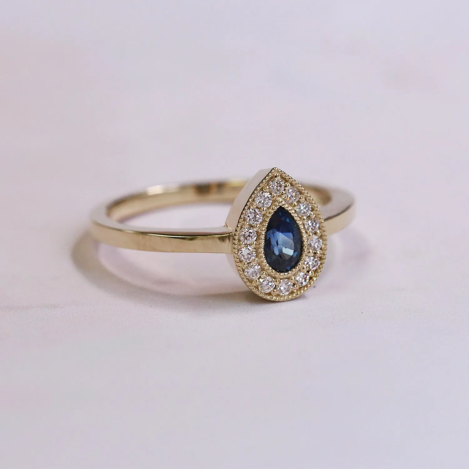 Luna Gold Ring Sapphire & Diamonds