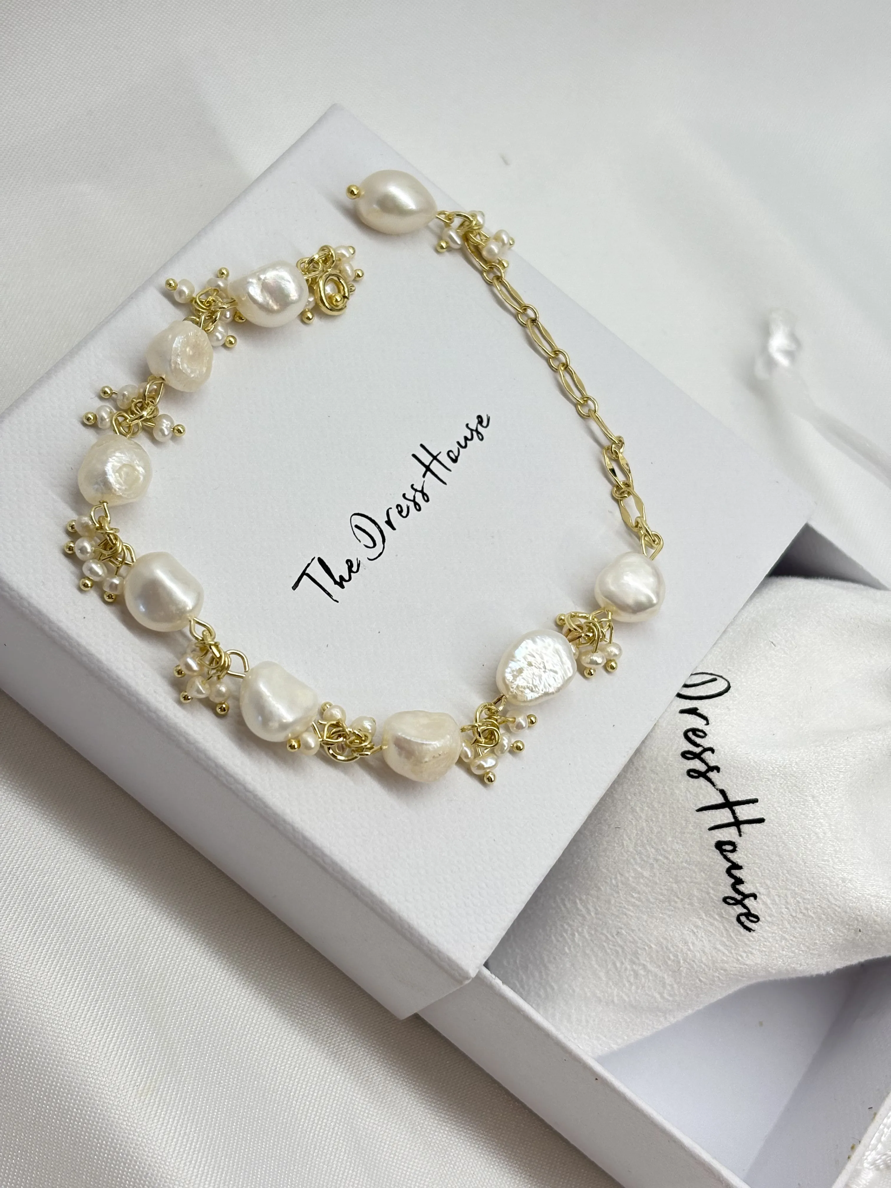 Robyn - Pearl Gold Bracelet