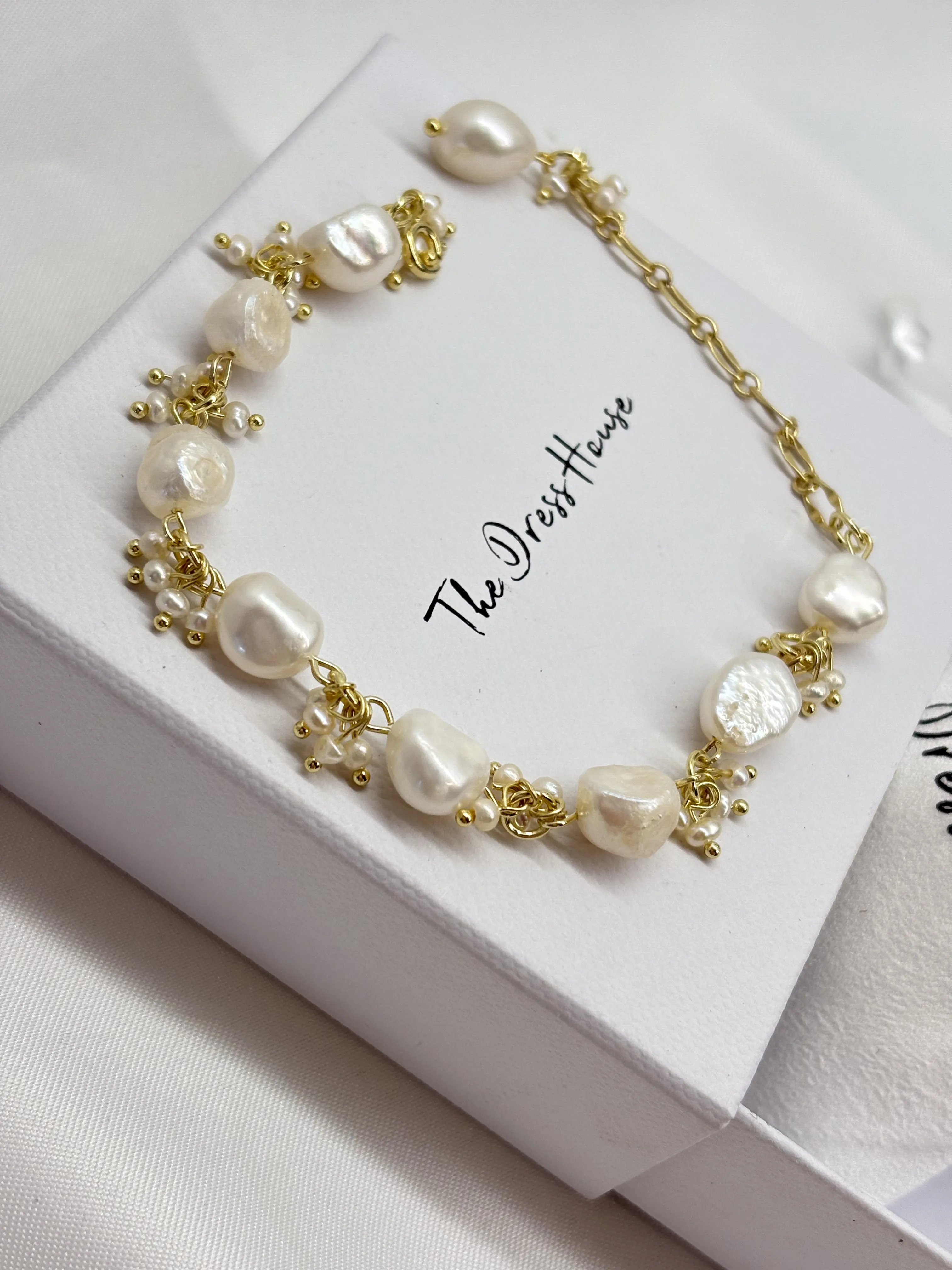 Robyn - Pearl Gold Bracelet