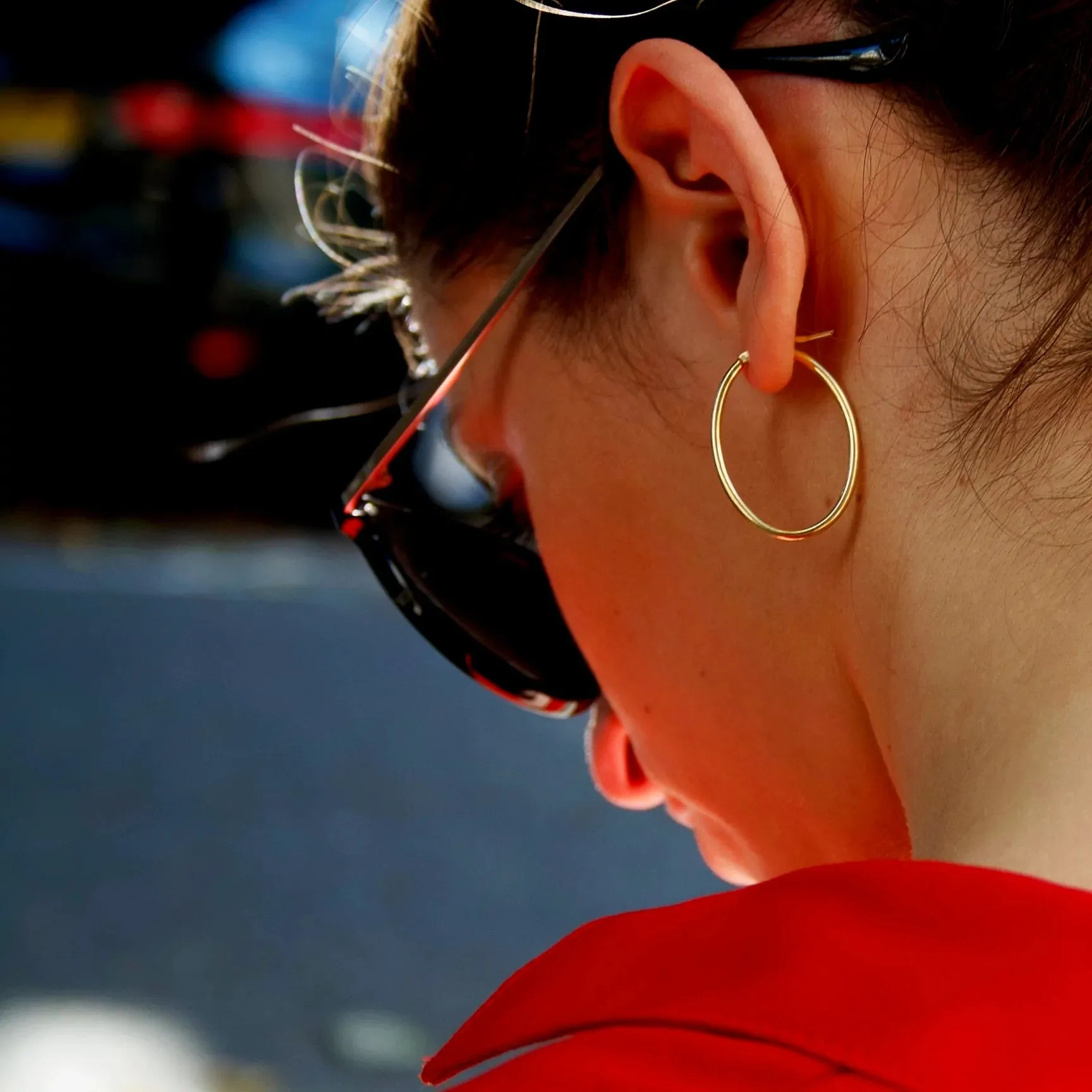 Shiny, Oval Hoop Earrings - Silver