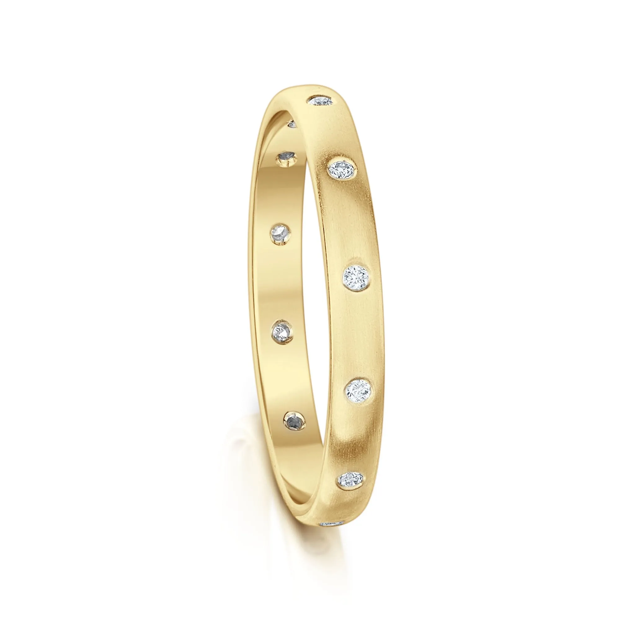 Traditional 12-diamond 3mm Wedding Ring in 9ct Yellow Gold