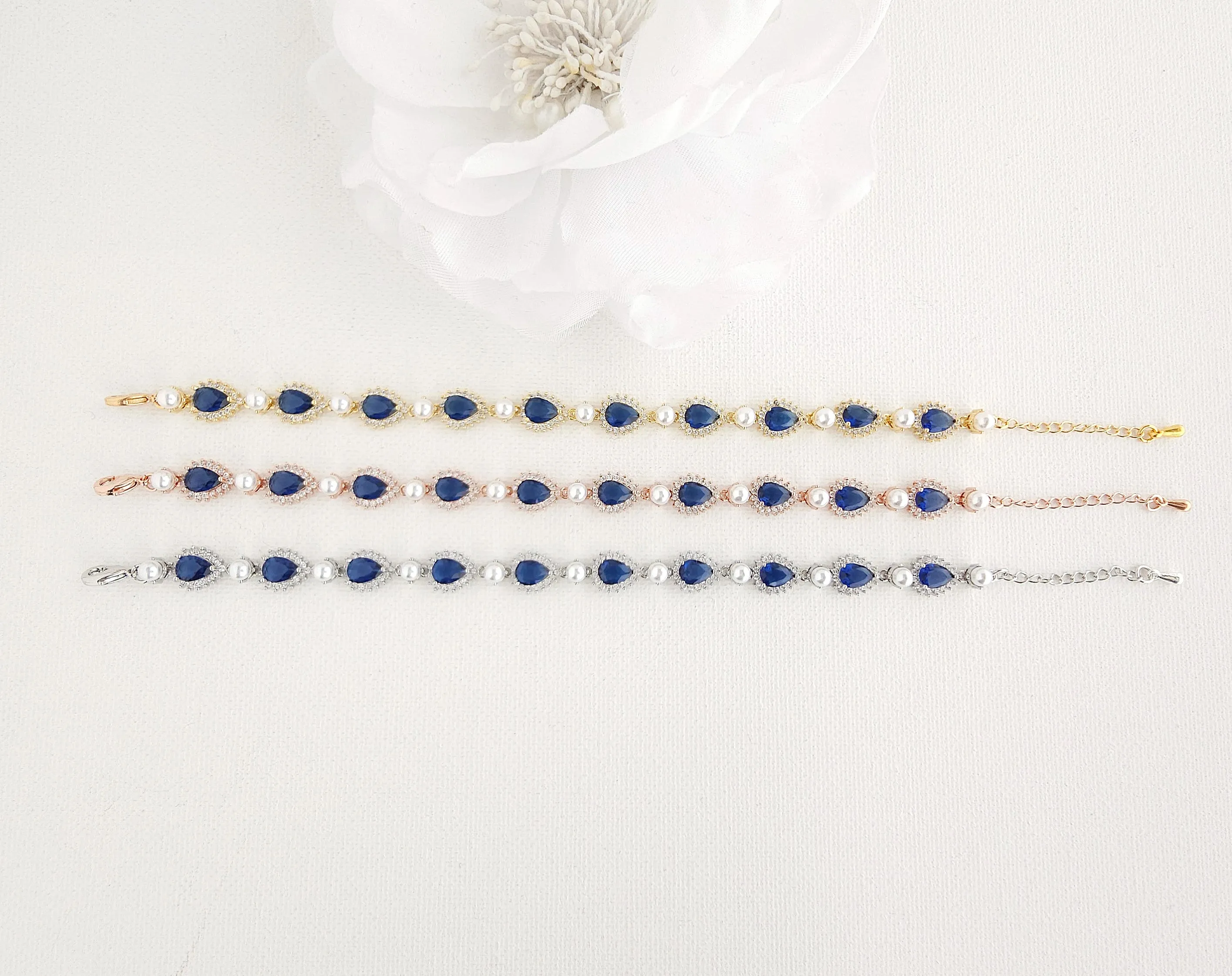 Women Blue Bracelet in Rose Gold with White Pearls-Aoi