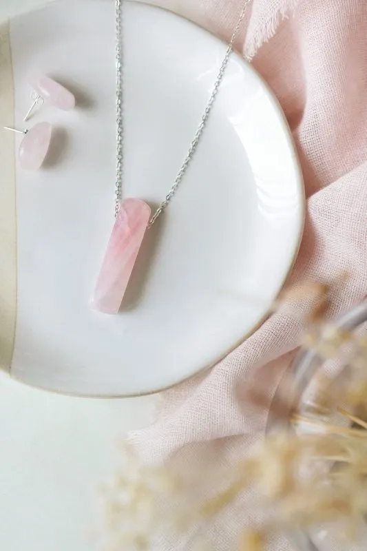 Xander Kostroma - 925 Sterling Silver & Rose Quartz Pendant Necklace -Ideal for Daily Wear, Romantic Gifts, and Special Occasions - 42cm Chain with 3.5cm Pendant - A Thoughtful Gift for Crystal Healing and Fashion Lovers